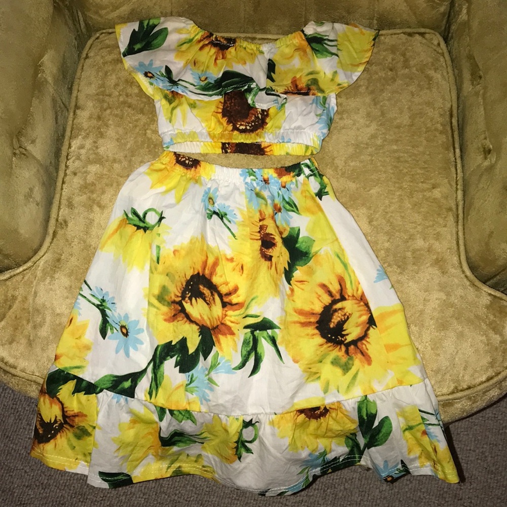 Sun flower crop and maxi toddler